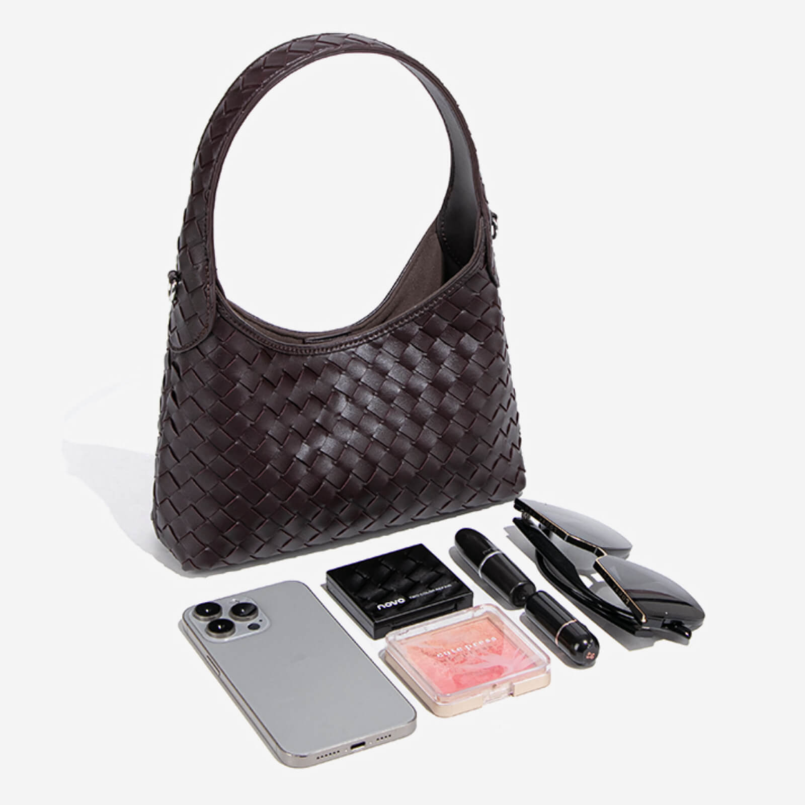 chic everyday shoulder bag