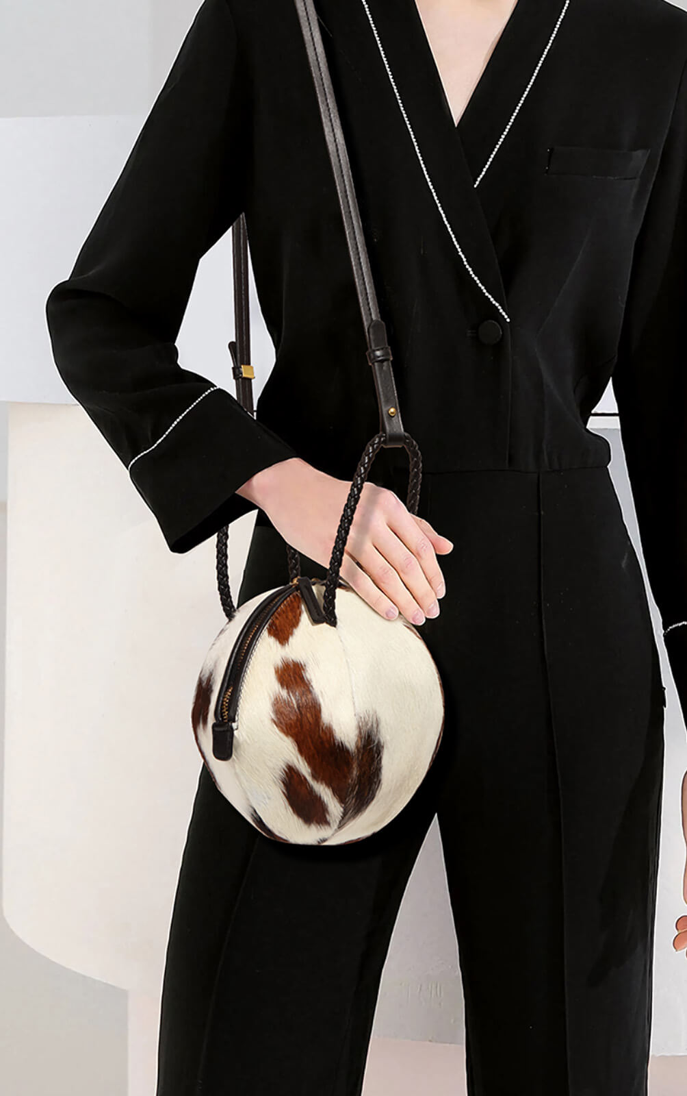 Wild Hair-on Leather Circle Bag – Chic Crossbody & Shoulder Design